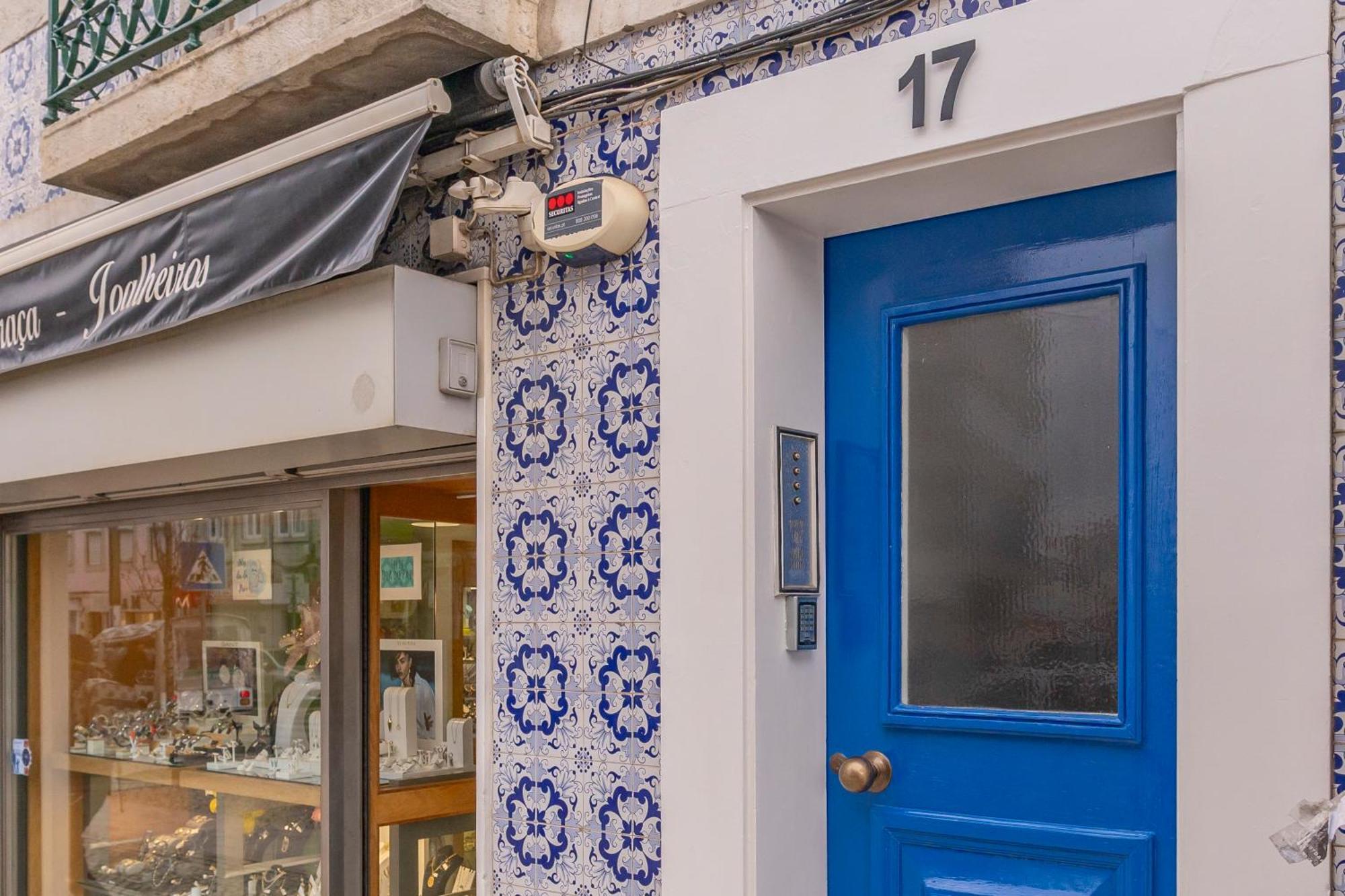 Superb Apartments Overlooking Graca In Lisboa Exterior foto