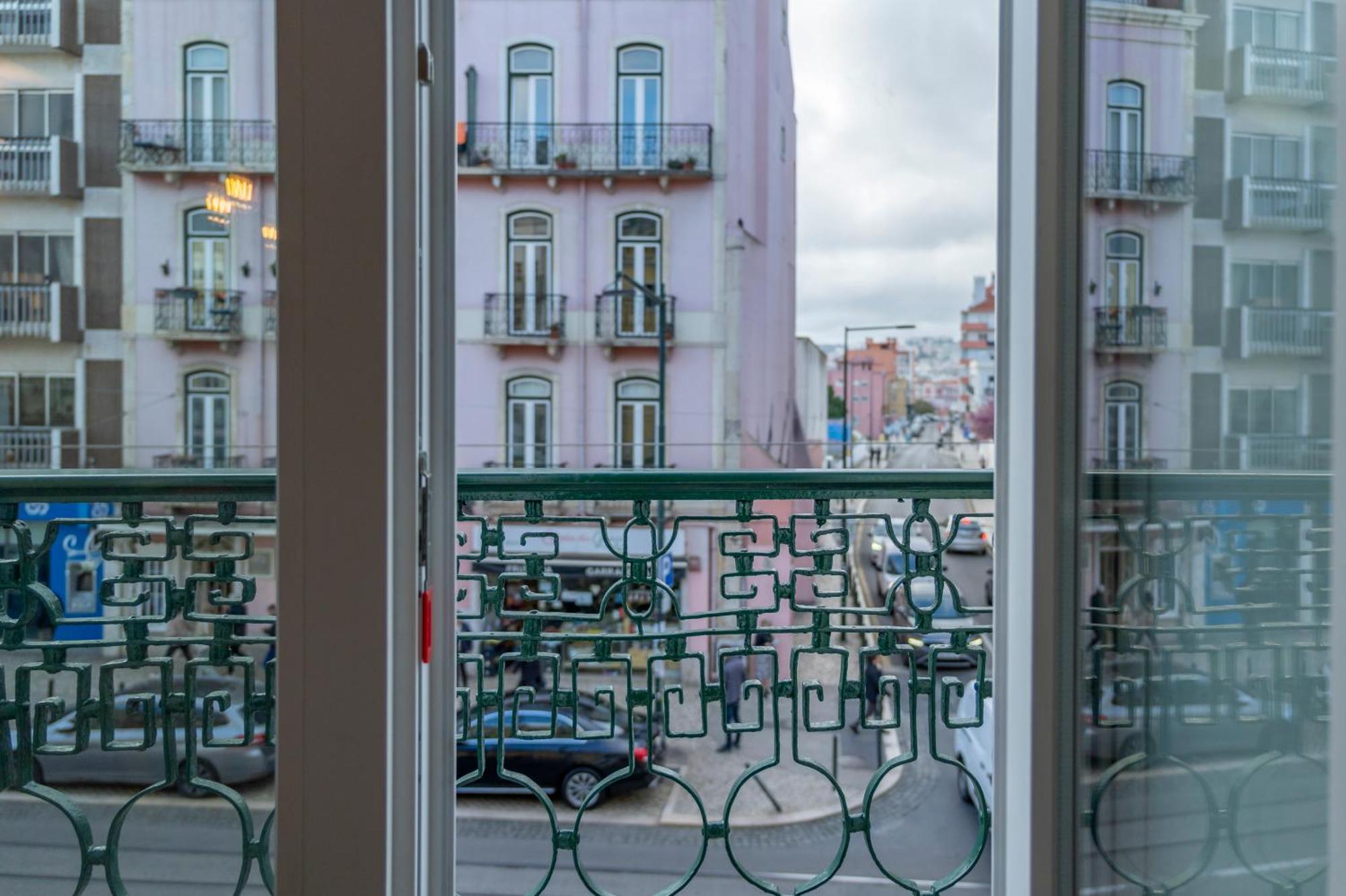 Superb Apartments Overlooking Graca In Lisboa Exterior foto